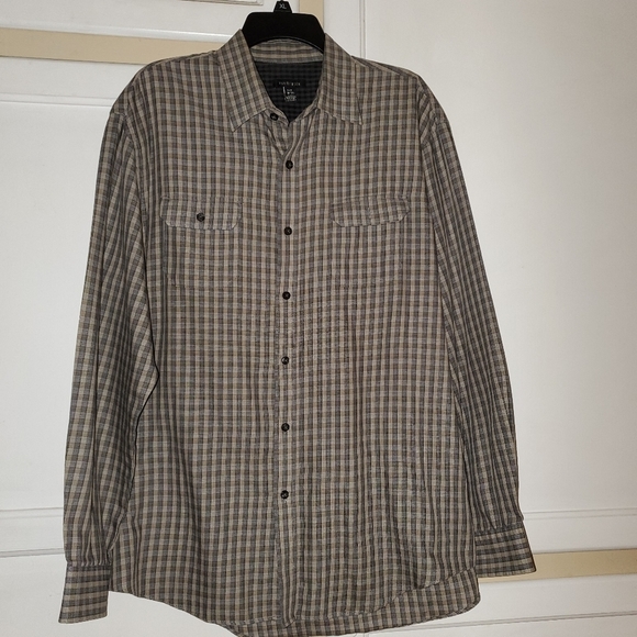 Van Heusen Men's Button-down Casual Shirt - Picture 6 of 6